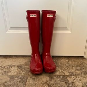 Hunter boots glossy red size 7